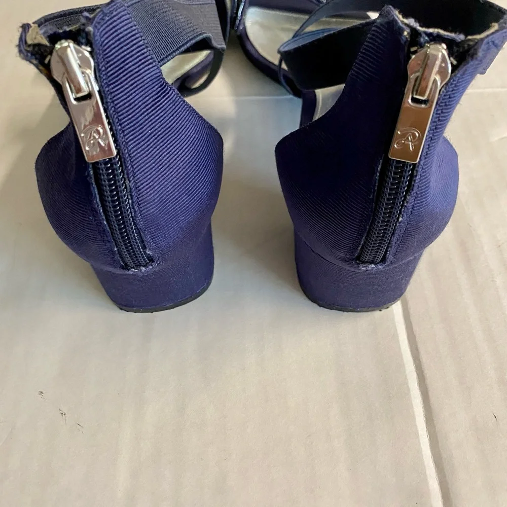 Adrianna Papell royal blue beaded shoes size 10.Beautiful beading. - Picture 10 of 13